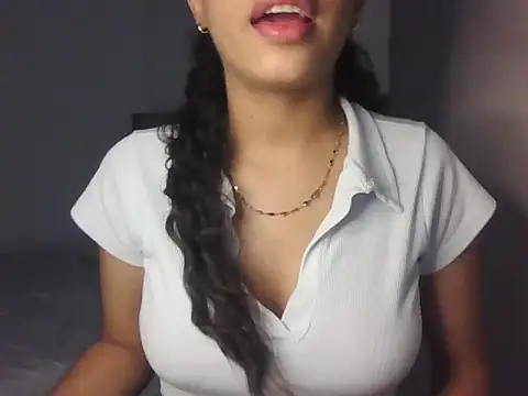 VictoriaSkinny's Live XXX Chat