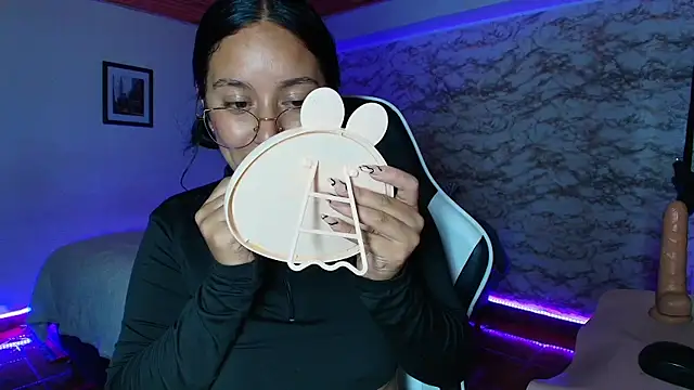 Camila_IRoose's Live XXX Chat