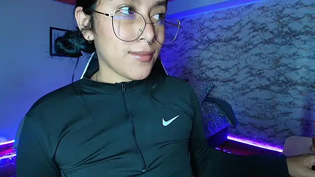 Camila_IRoose Chat XXX in diretta