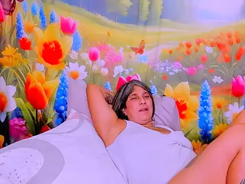 indianroxy's Live XXX Chat