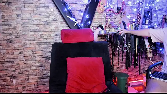 Liltildeman_moon élő XXX-chatje