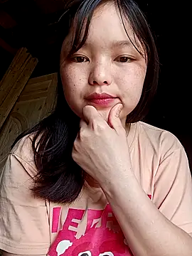 XoiXoi232 Adlı Modelin Canlı XXX Sohbeti