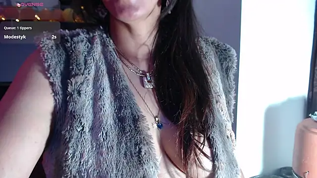 Bekkakinky Adlı Modelin Canlı XXX Sohbeti