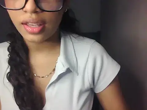 VictoriaSkinny's Live XXX Chat