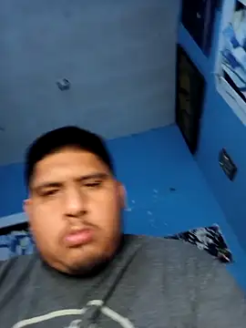 ramito1007: διαδικτυακό σόου στην κάμερα