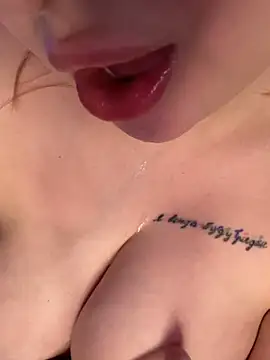 KellyMoors Live XXX-chat