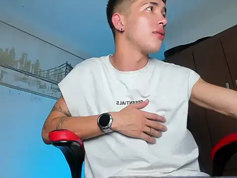 noahsaint Adlı Modelin Canlı XXX Sohbeti