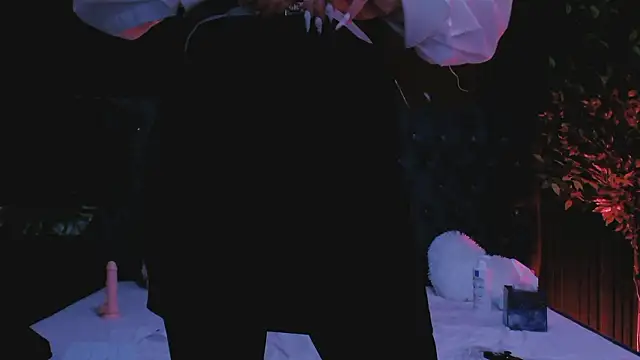 EllieKnights Webcam show