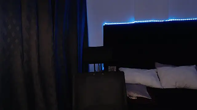 andrewmhilton_: вебкам-шоу