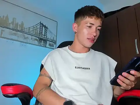 Chat XXX ao vivo de noahsaint