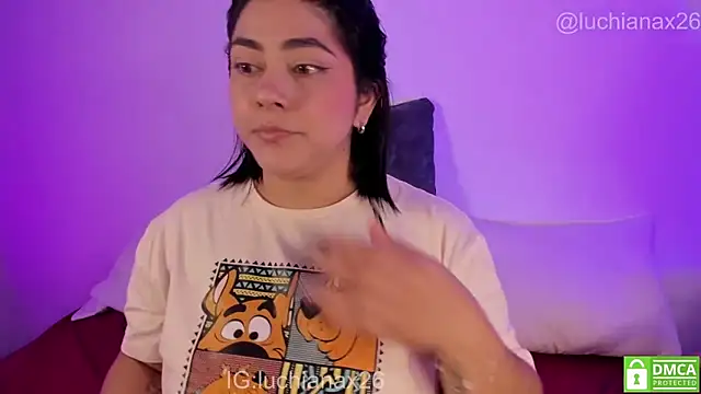 lucy26_ Chat XXX in diretta