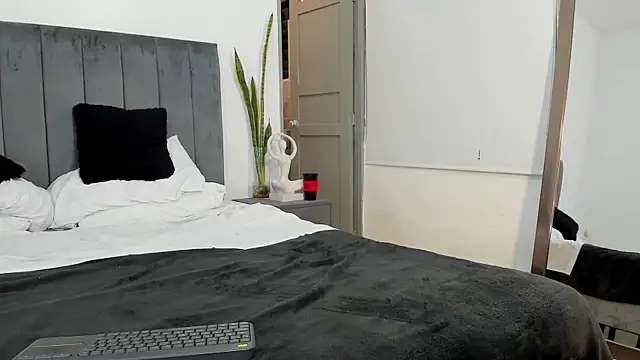 XXX chat uživo modela RedNDizzy