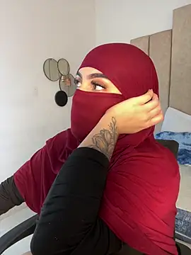 Pokazy przed kamerką – rashaaa_