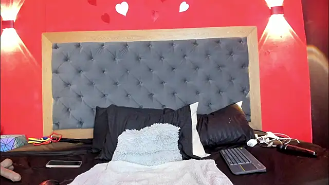 YayaHilton live XXX chat