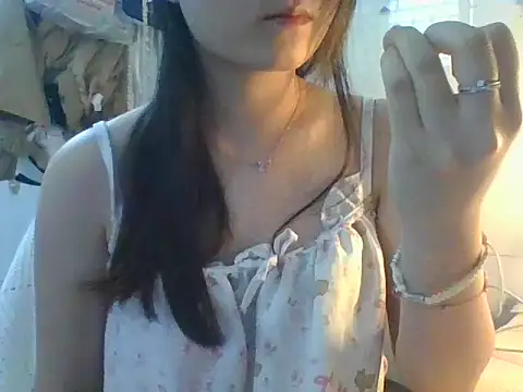 Linzly Chat XXX live