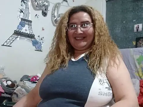 Perla1981-- Chat XXX live