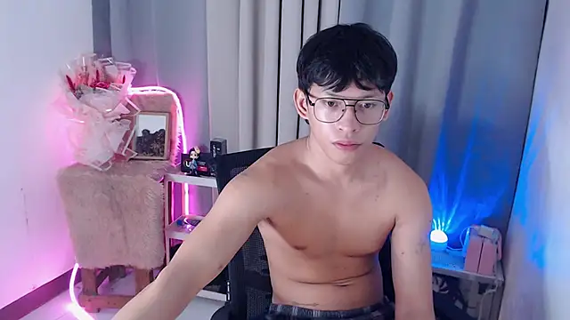 pinkcock_froi2305 Show Webcam