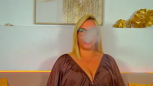 MariaNeumann Adlı Modelin Canlı XXX Sohbeti