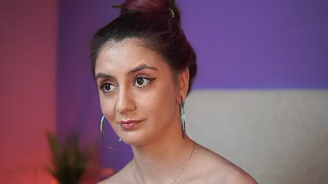 SabrinaHope Adlı Modelin Canlı XXX Sohbeti