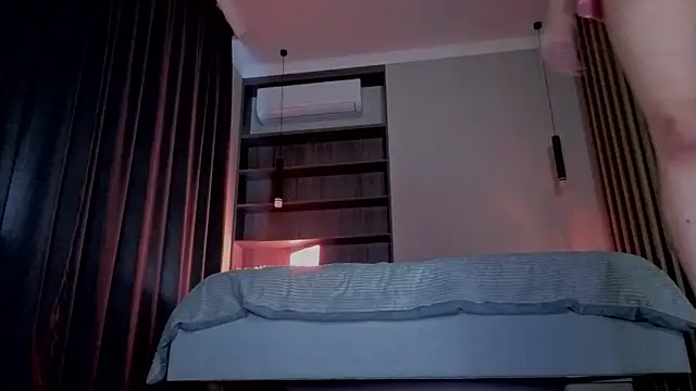 RileyMee: онлайн-секс-чат