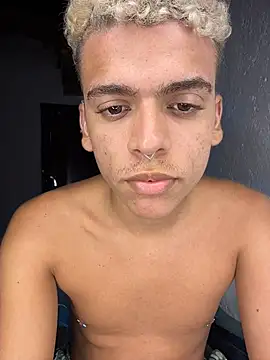 PrincesLeo 라이브 XXX 채팅