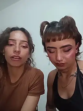 Chatroom XXX en direct de AlexxaAndRileyy