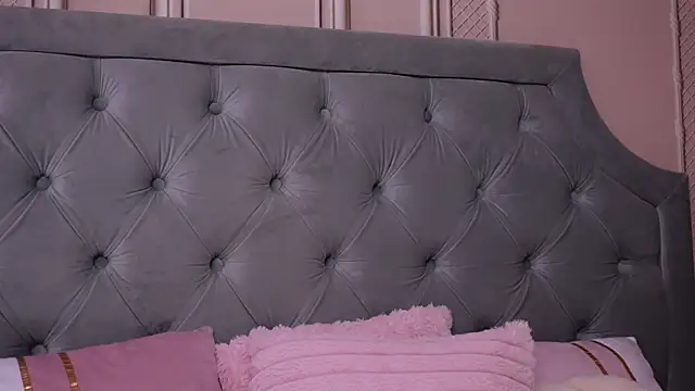 LucyAddison Chat XXX in diretta