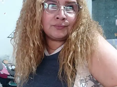 Perla1981-- Chat XXX live