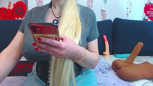 Playful_Goldie_WOW__ Webcam show