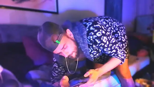 Guyst049 Adlı Modelin Web Kamerası Şovu