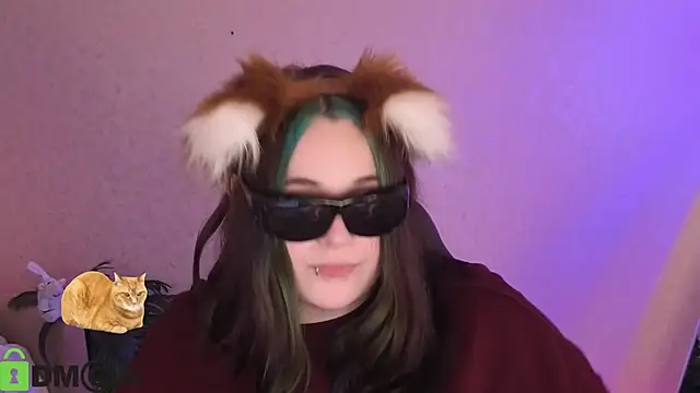 Mia_R0ss élő XXX-chatje