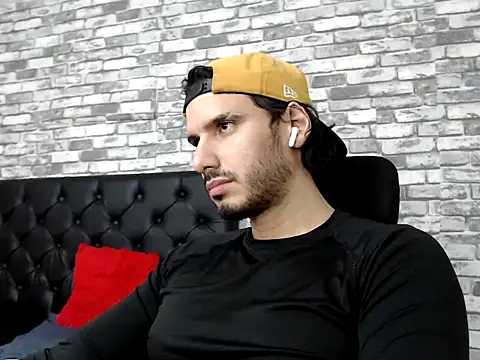 Онлайн чат XXX MrTyler667