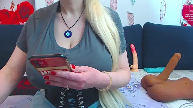 Chat XXX en directo de Playful_Goldie_WOW__