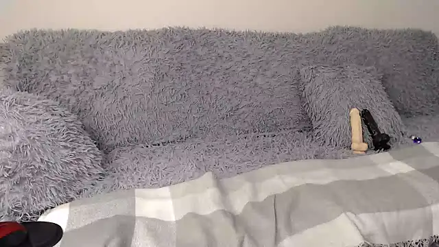 LivelyMia Chat XXX live