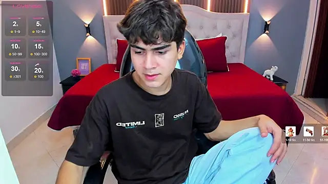 Tommy18__: онлайн-секс-чат