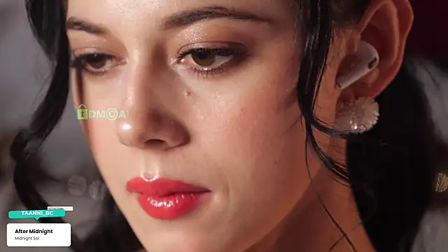 Вебкам-шоу taanni_bc