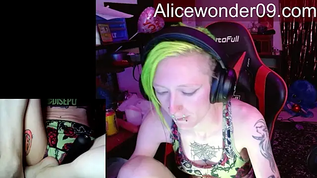alicewonder09 Adlı Modelin Canlı XXX Sohbeti