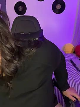 Chat XXX en directo de miacanela_xo