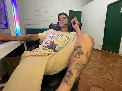 Chat +18 de Max_TheHorseDick ao vivo