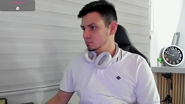 Chat +18 de Rick_Adams ao vivo