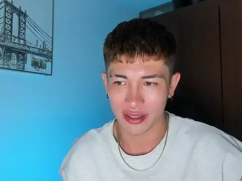 Show modela noahsaint na web-kameri