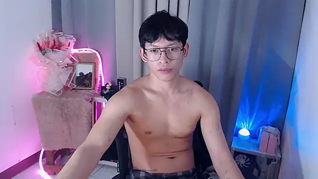 Chatroom XXX en direct de pinkcock_froi2305