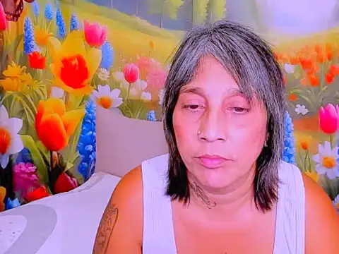 indianroxy Adlı Modelin Canlı XXX Sohbeti