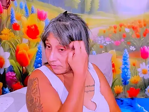 Chat +18 de indianroxy ao vivo