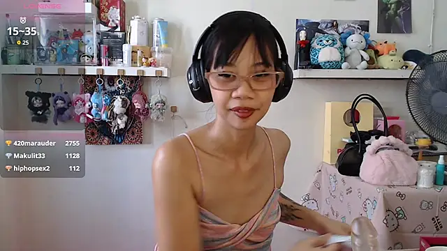 Pertunjukan Kamera Web GloryKulikowski