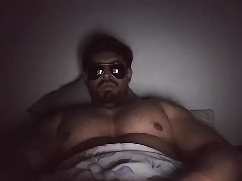 marcus002001's Webcam Show