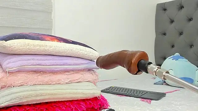 Elizabeth_18_ Chat XXX live