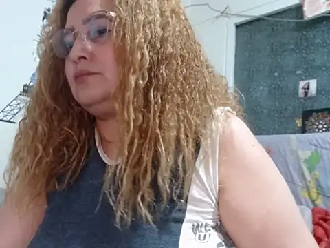 Онлайн чат XXX Perla1981--