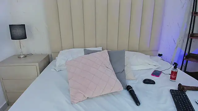 LilithHarperr_ webkamerás műsora