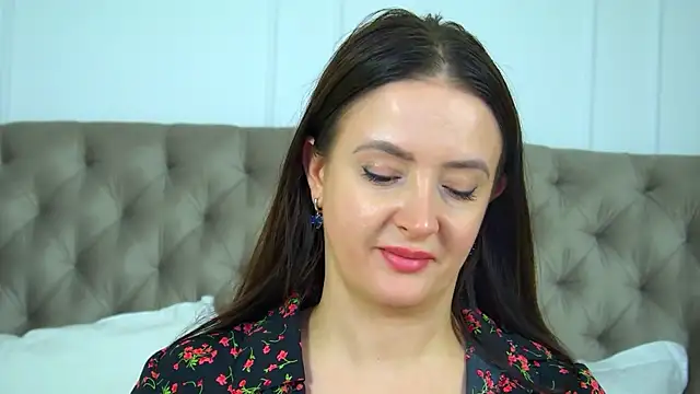 ElinaBellucci লাইভ XXX চ্যাট